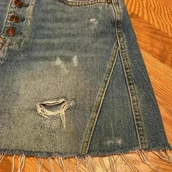 We The Free Distressed Button Fly, Denim Mini Skirt, Size 28/US Size 6. - Picture 6 of 12